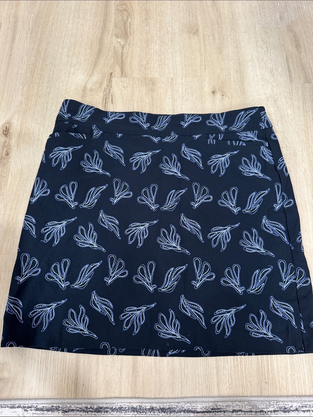 Chico’s navy blue embroidered leaf print skirt with built in shorts